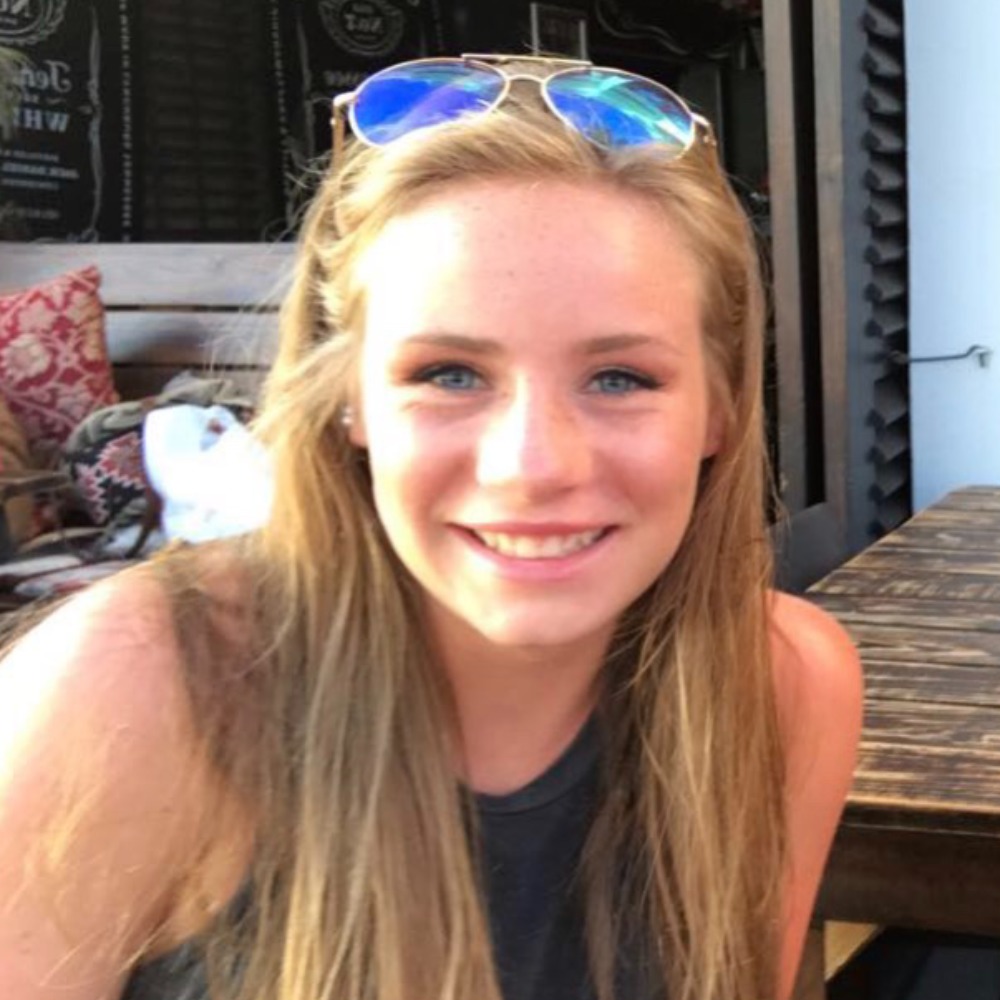 Meet your Posher, Laura